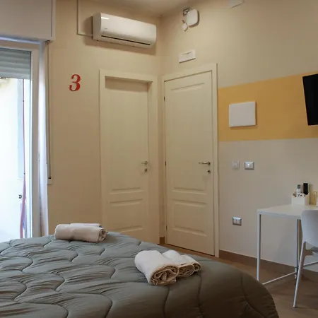 Zero18 - Pompei Guest house 3*